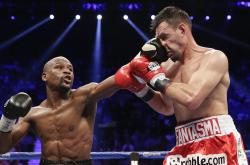 乒超联赛八强战对决在即！皇家马德里演练定位球，切尔西密集防守应对